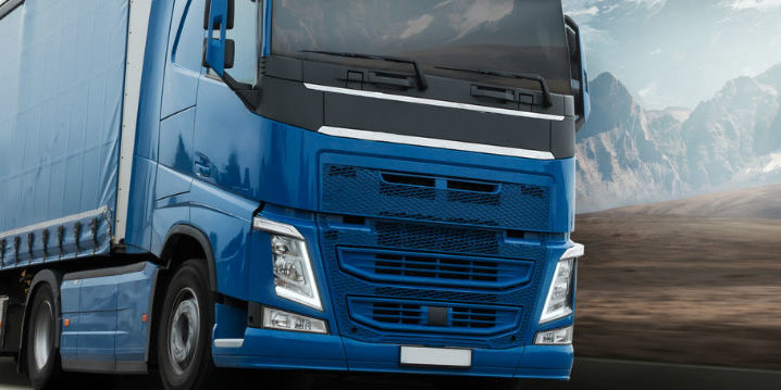 Spécialiste du transport urgent de la palette au lot complet en passant par le transport d'engin par convoi exceptionnel à travers l'Europe