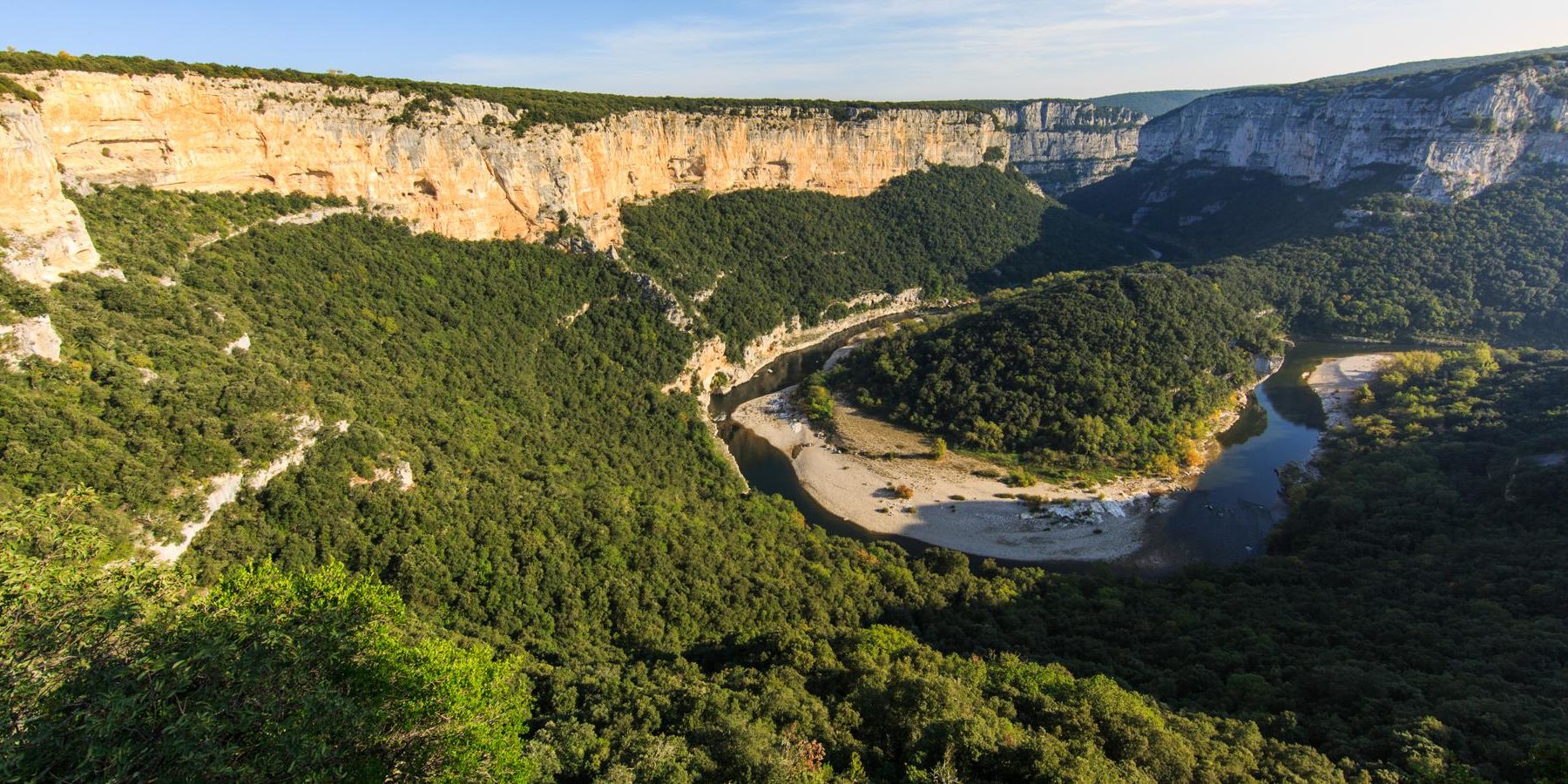 Transport Express Ardèche : Livraison Rapide France et Europe | UrgenceTransport.fr