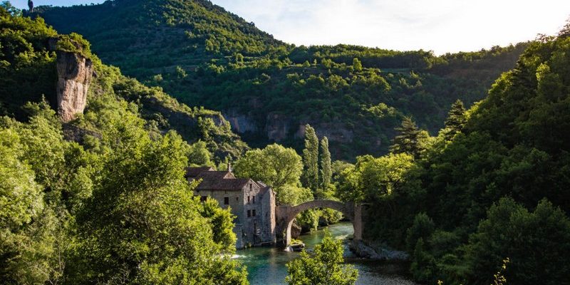 Transport Express Aveyron : Service de livraison rapide et sécurisé | UrgenceTransport.fr