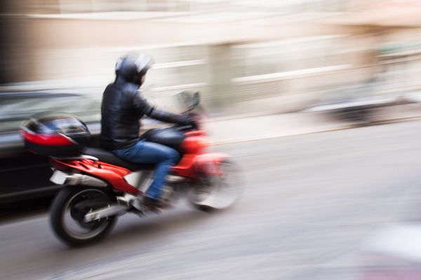 Transport express en moto à Grenoble : Livraison rapide et sécurisée en Isère, en France et en Europe