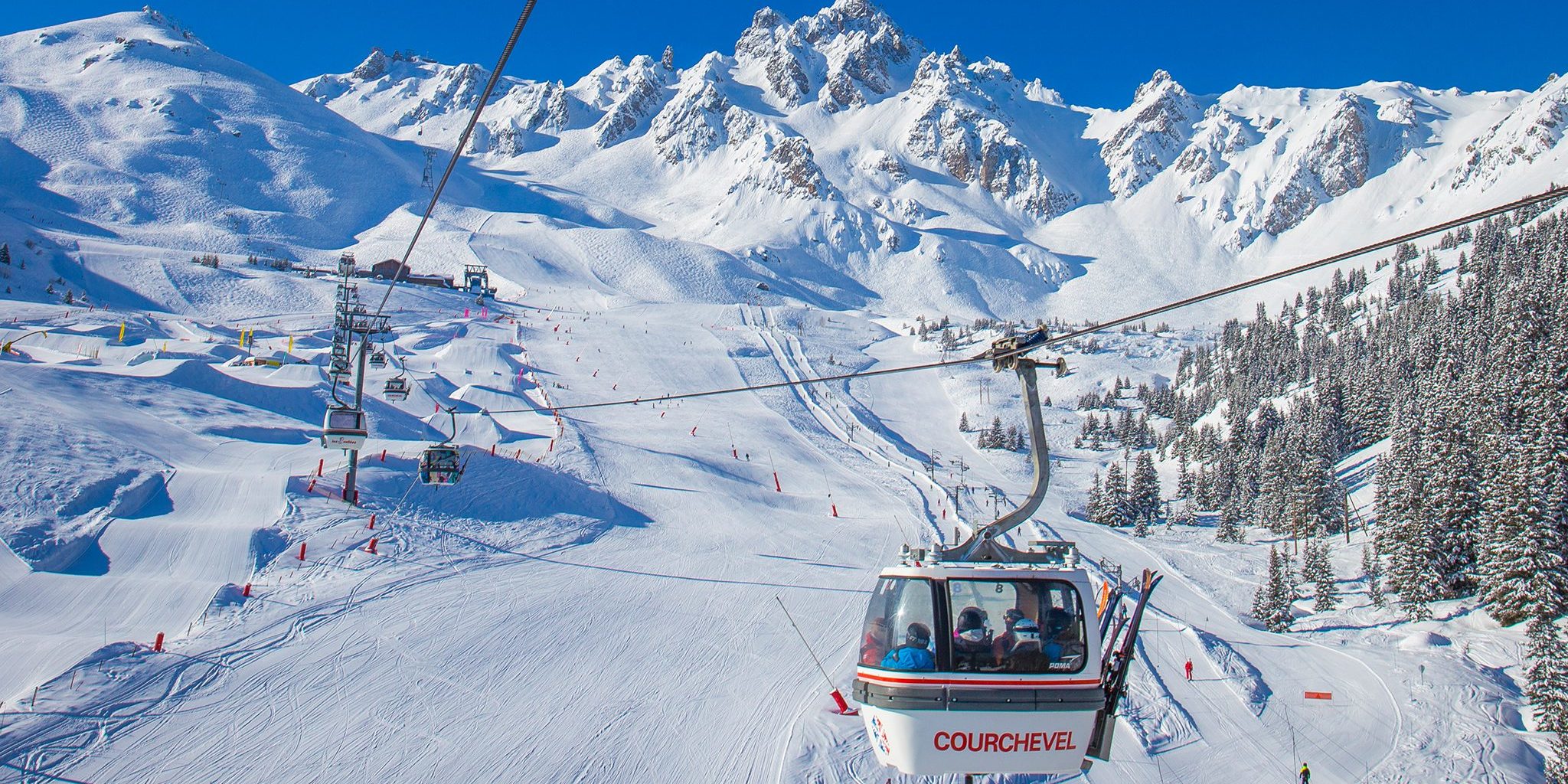 Transport Express Courchevel : Livraison rapide et sécurisée vers la station et au-delà